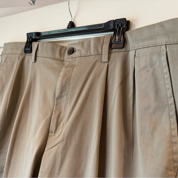 Dockers Classic Fit Pants in Size 42x30 - Picture 3 of 10